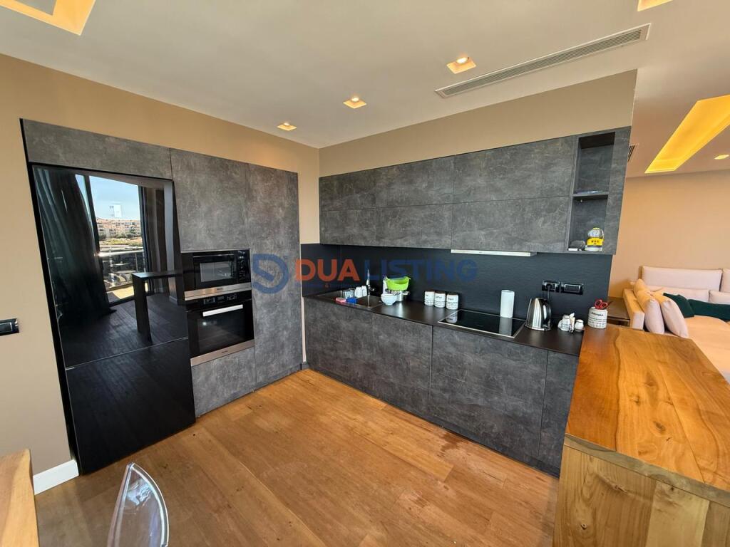 Shitet Apartament 2+1 me Verande dhe Pamje nga Deti tek Marina Bay , Vlore