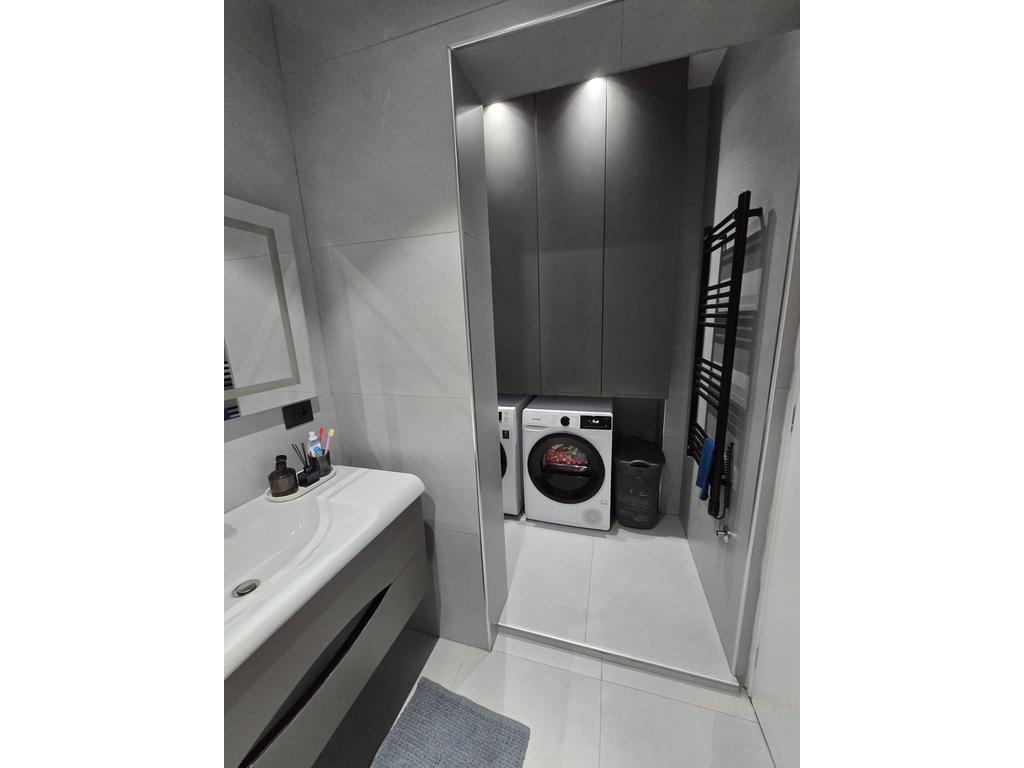 Jepet me qira apartament 2+1 ne Ish Bllok!