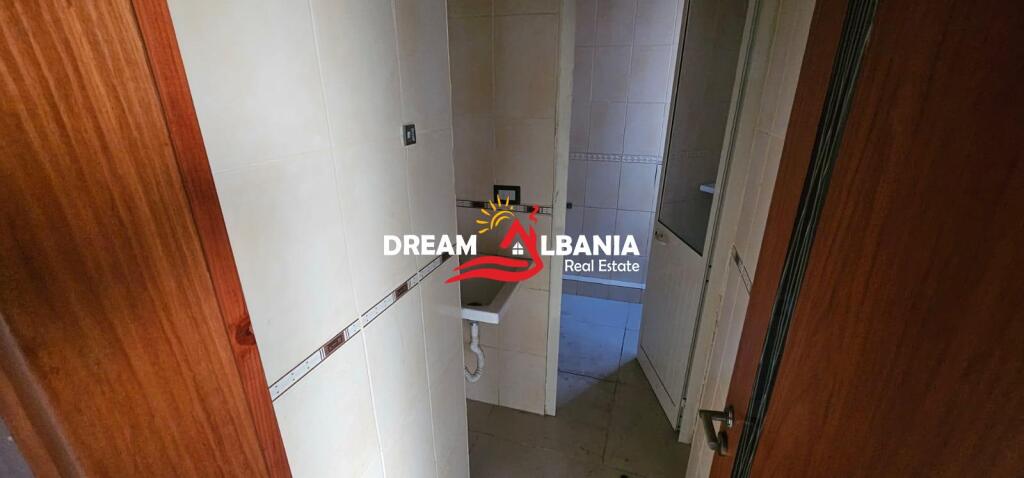 Shop for sale in Fresk, near Luan Hajdaraga High School in Fresk (ID 4171608)