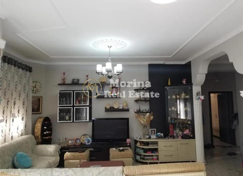 Qera, Vile 4 kateshe+ papafingo+ garazh , ne Selite, 3000 Euro/Muaj