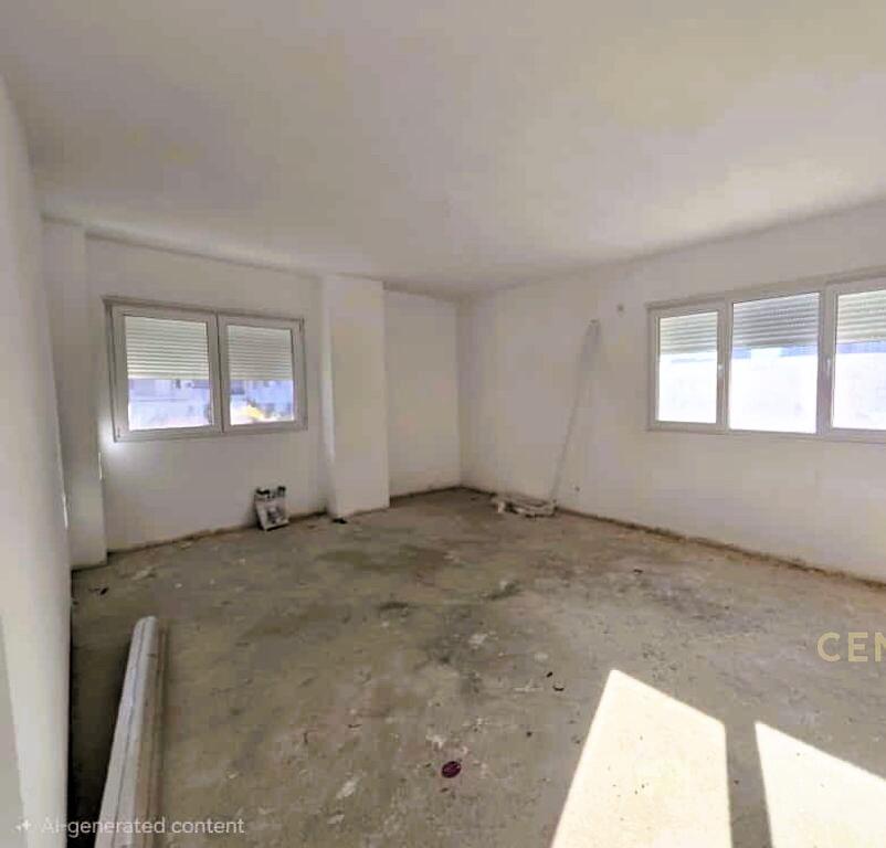 3+1 office space for rent at Pazari i Ri!!