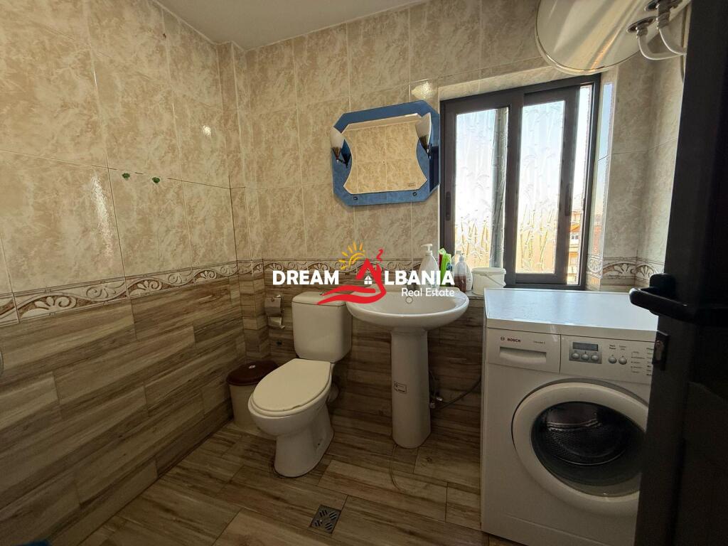 Godine Biznesi 4 kateshe me qera per hotel prane Spitalit Amerikan 2 (ID 4251380)