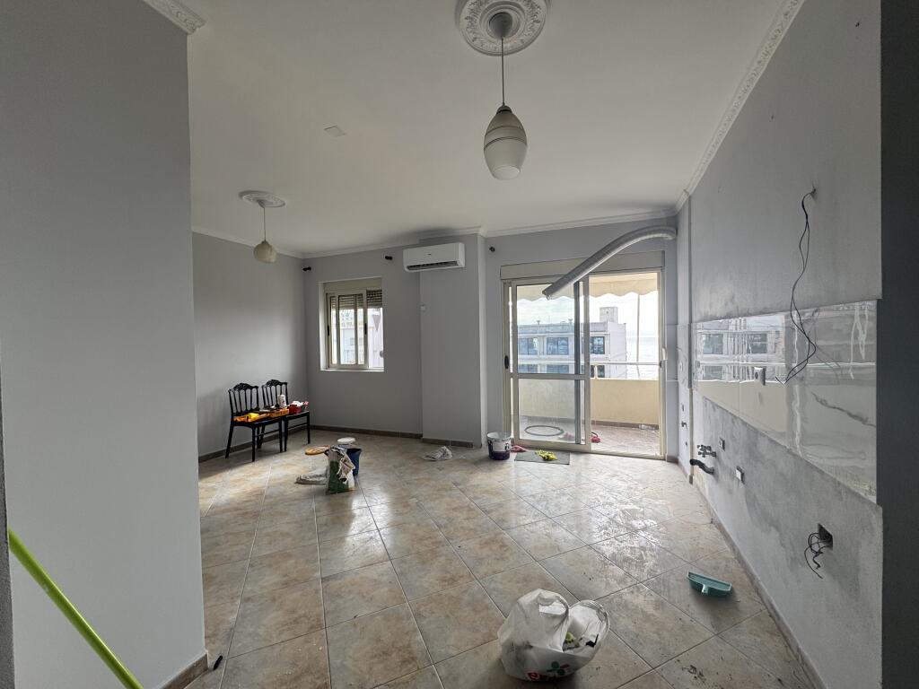 APARTAMENT 3+1+2, PER SHITJE - DURRES, PLAZH, RROTA E KUQE.