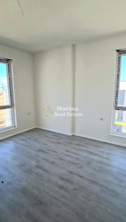 Qera, Apartament 3+1+2, Univers City, 600 euro/muaj