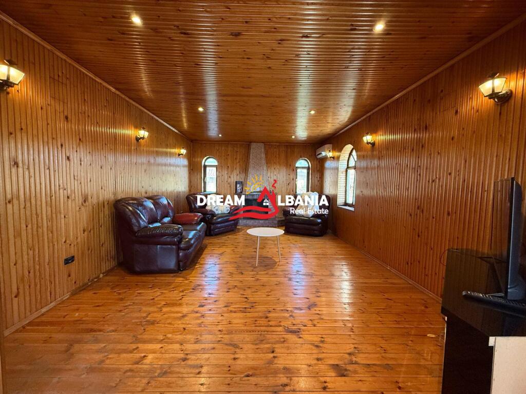 Godine Biznesi 4 kateshe me qera per hotel prane Spitalit Amerikan 2 (ID 4251380)