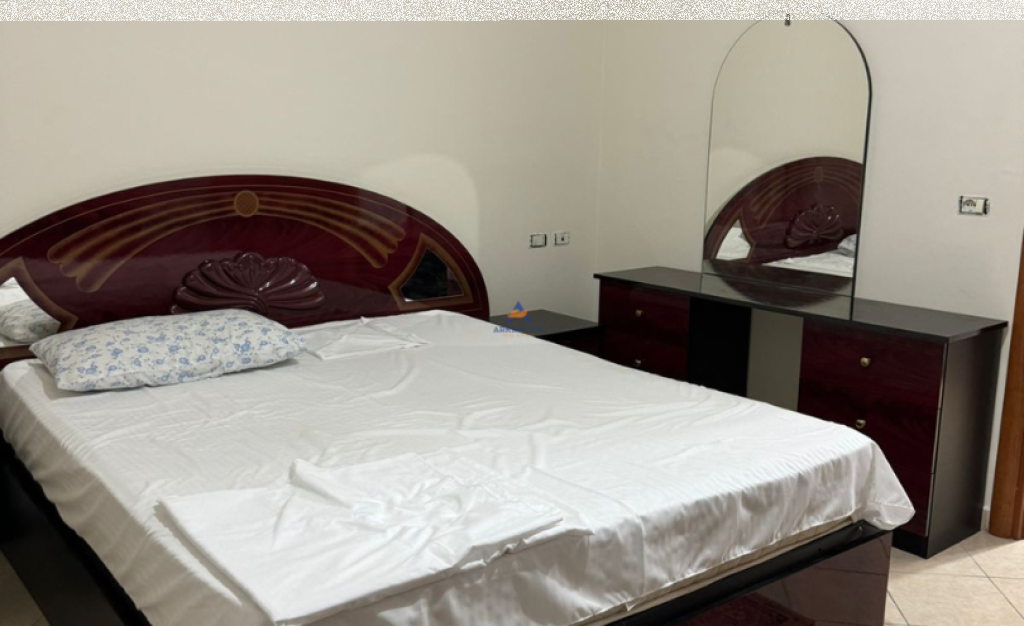 JEPET APARTAMENT ME QERA 2+1+BALLKON "KOMUNA E PARISIT" 750 EURO