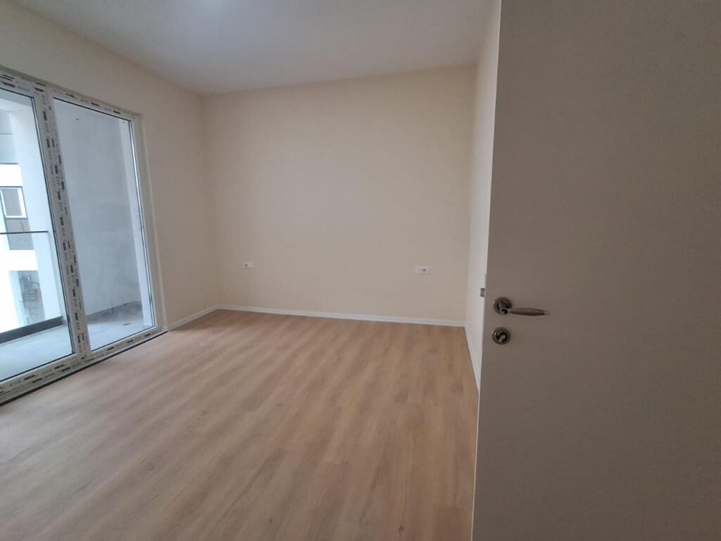 Appartamento 2+1, Viale Migjeni Astir!