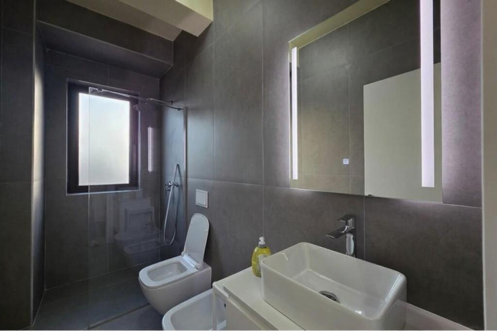 Myslym Shyri Apartament 1+1+🅿️ Me Qera