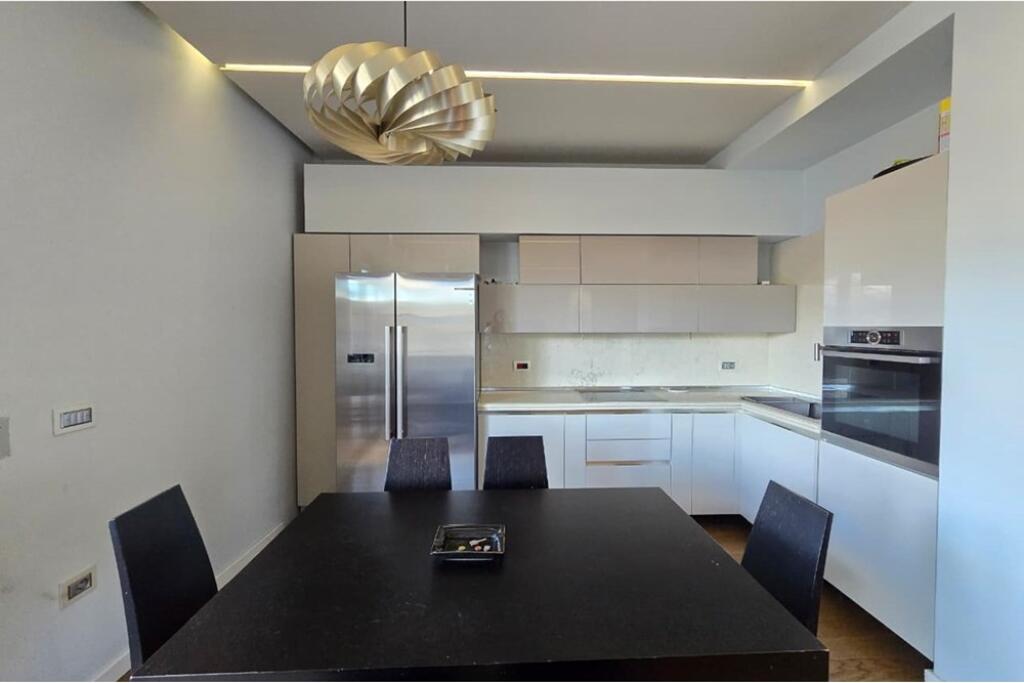 WE SELL APARTMENT IN THE CENTER