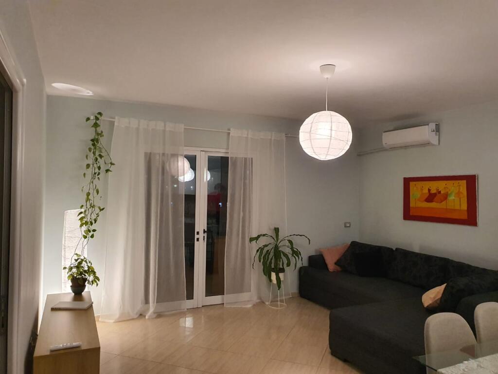 🔥Jepet me QIRA apartament 1+1 afër Shkollës Mihal Grameno🔥 ▪️600€/muaj ▪️91 m2 ▪️Kati 6