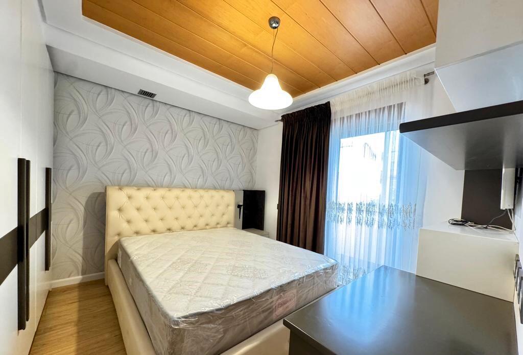 VILLETTE MODERNE NELLA RESIDENZA COLOMBO 2, VICINO A TEG, 3+1+3 E 3 POSTI AUTO!