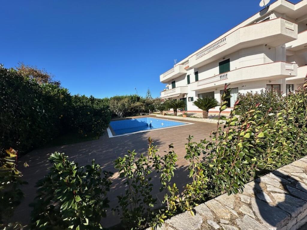 3-storey Villa for Sale in Berdenesh