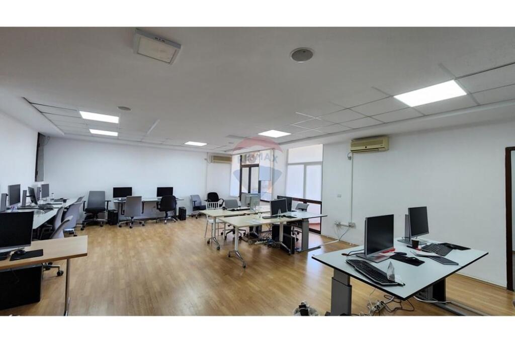 Office for rent in Bllok
