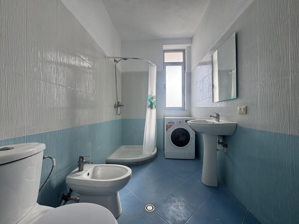 Qera apartament 2+1 Durres, ne Plazh prane Shkolla