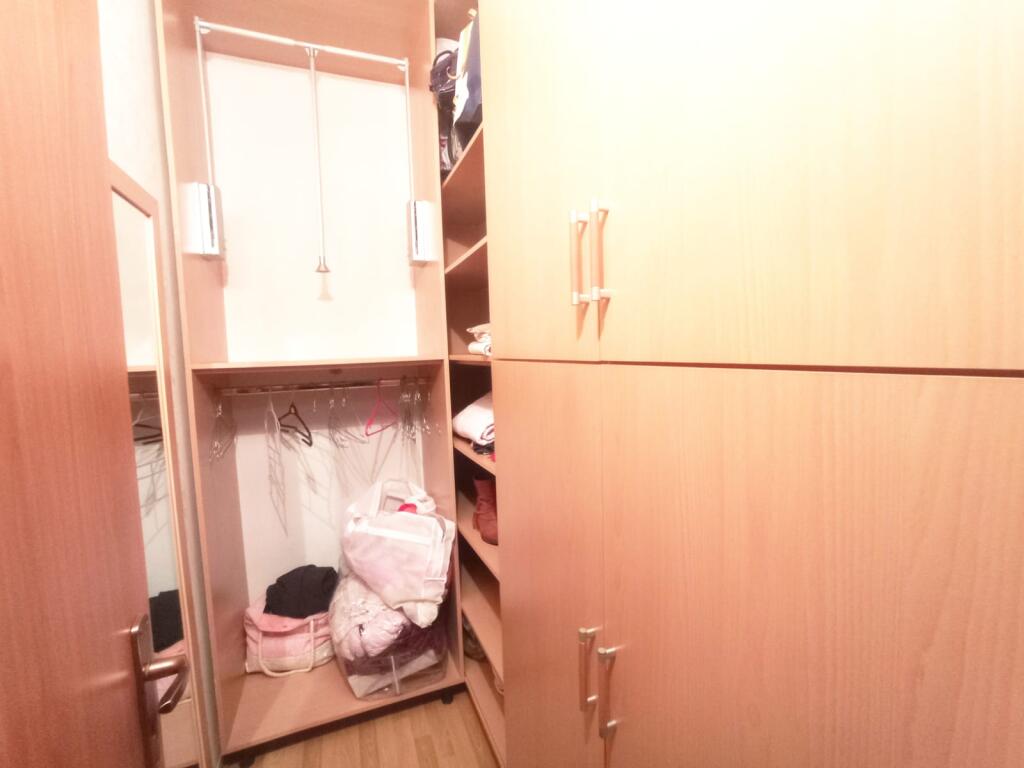 Apartment 4 + 1 + 2 bathrooms + 1 studio. At Zogu i Zi.