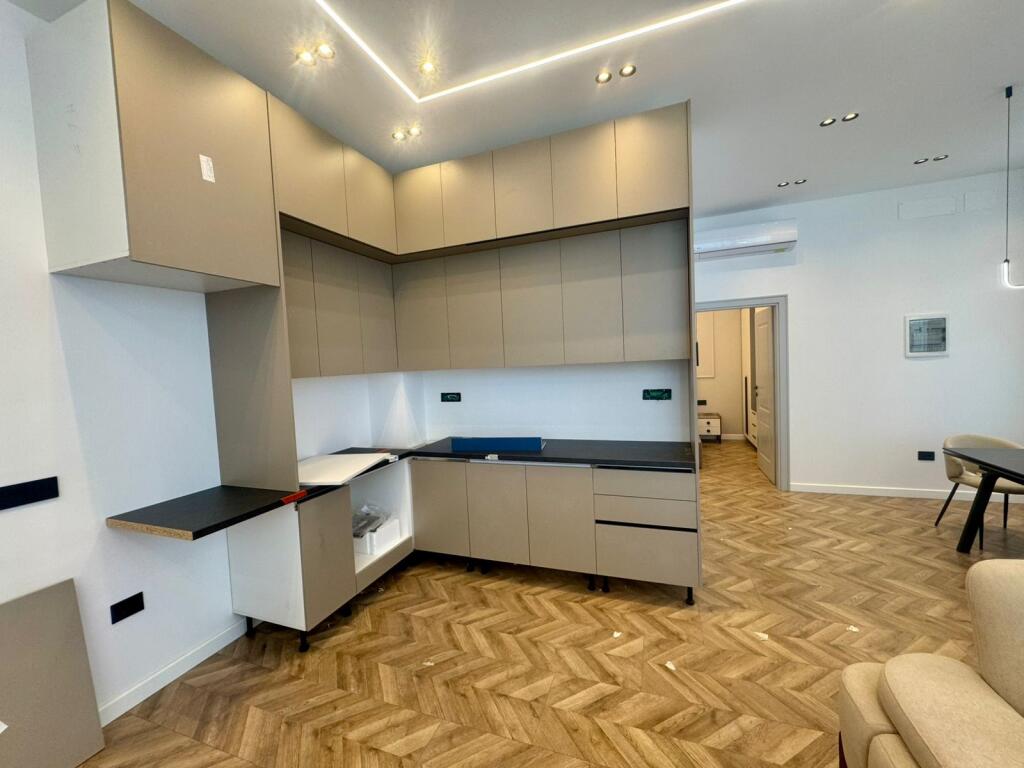 Apartament me qira në Kodra e Diellit – 1+1, investim i ri dhe i pabanuar më parë.