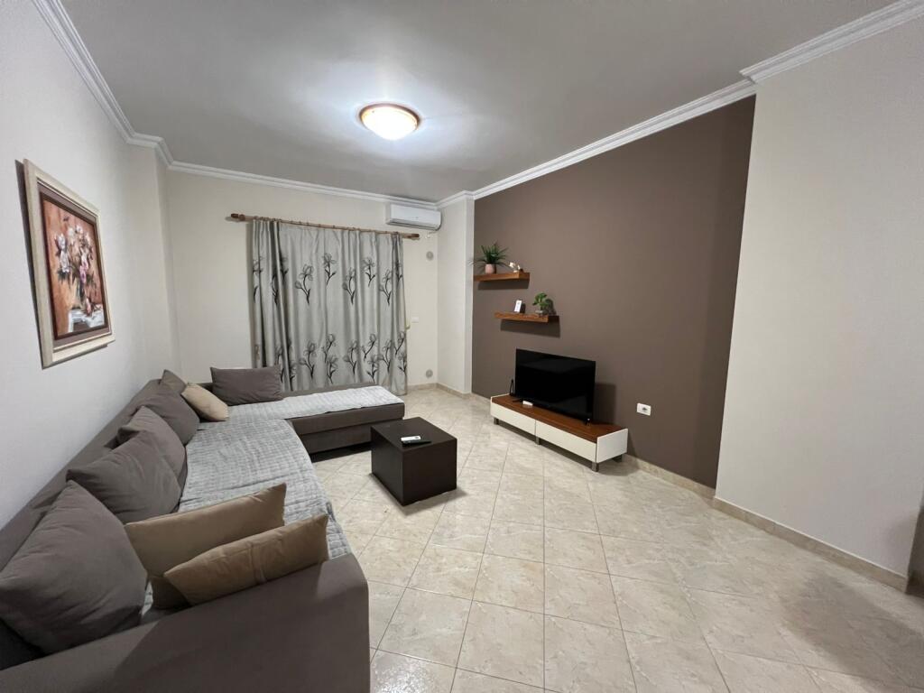 Apartament Per Qera Prane Qendres