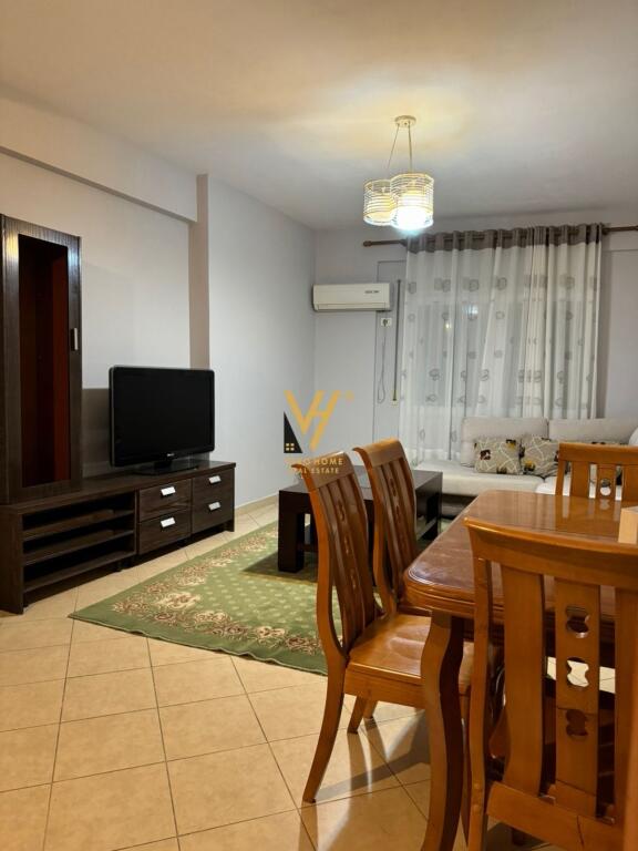 JEPET APARTAMENT 2+1+2+BLK ME QERA TE KOMUNA E PARISIT 70.000 LEKE