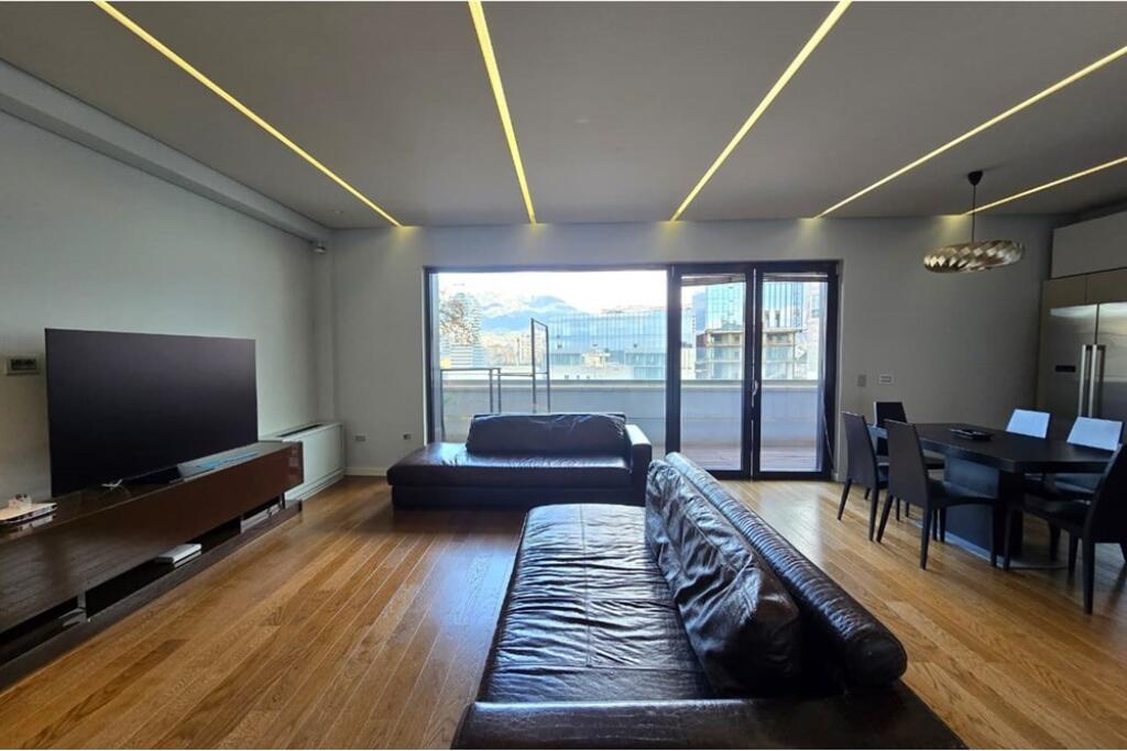 WE SELL APARTMENT IN THE CENTER