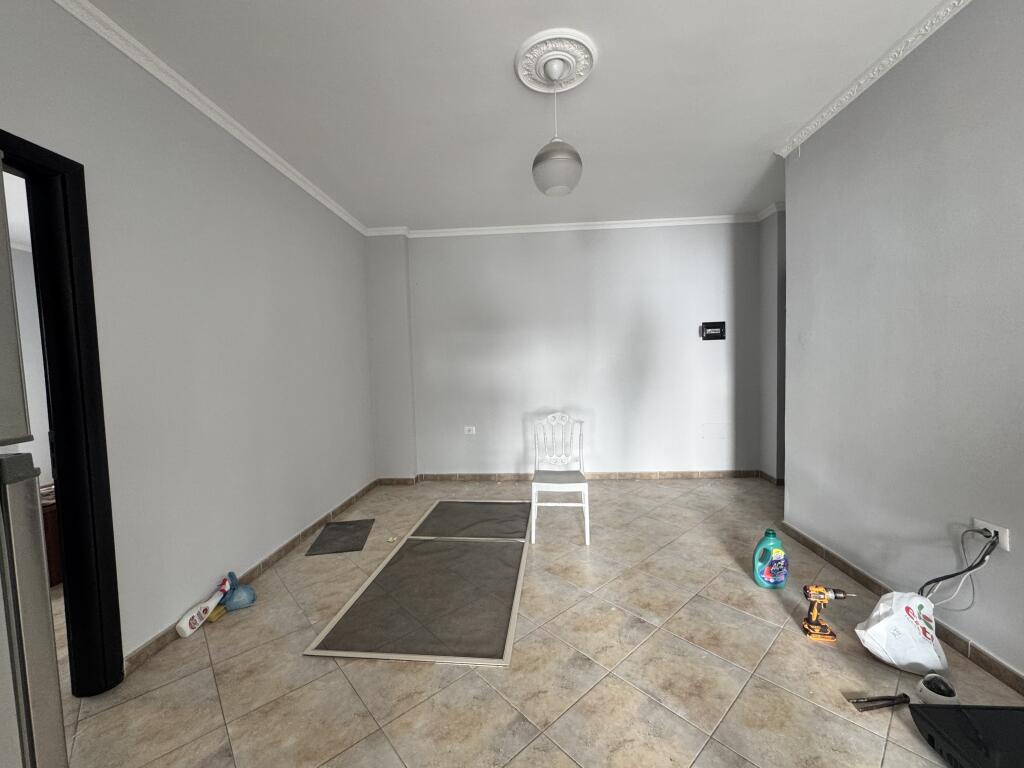 APARTAMENT 3+1+2, PER SHITJE - DURRES, PLAZH, RROTA E KUQE.