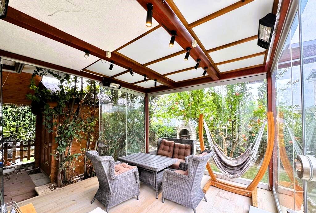 VILLETTE MODERNE NELLA RESIDENZA COLOMBO 2, VICINO A TEG, 3+1+3 E 3 POSTI AUTO!