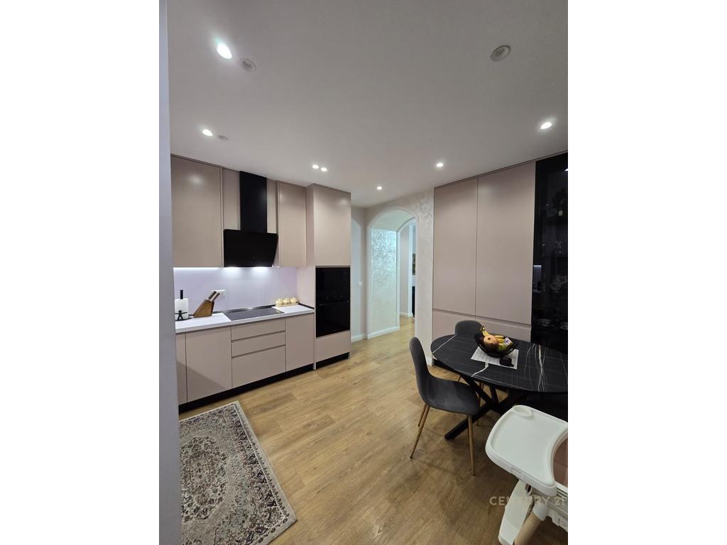 Jepet me qira apartament 2+1 ne Ish Bllok!