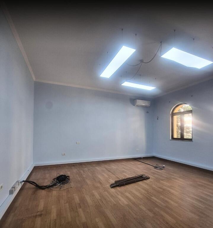 Jepet me qira SUPER VILË 2 KATËSHE Prane Rrugës së Kosovareve
