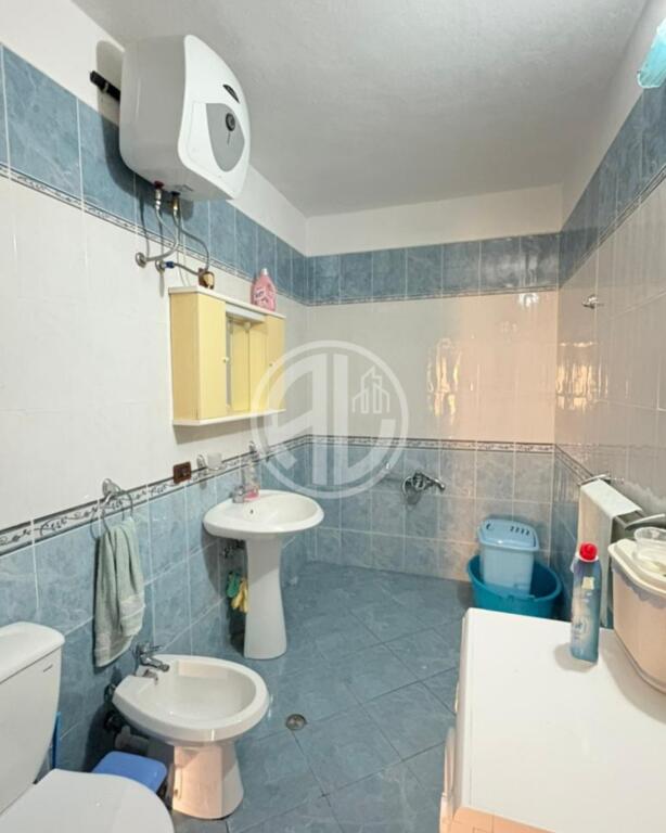 Apartament me Qira