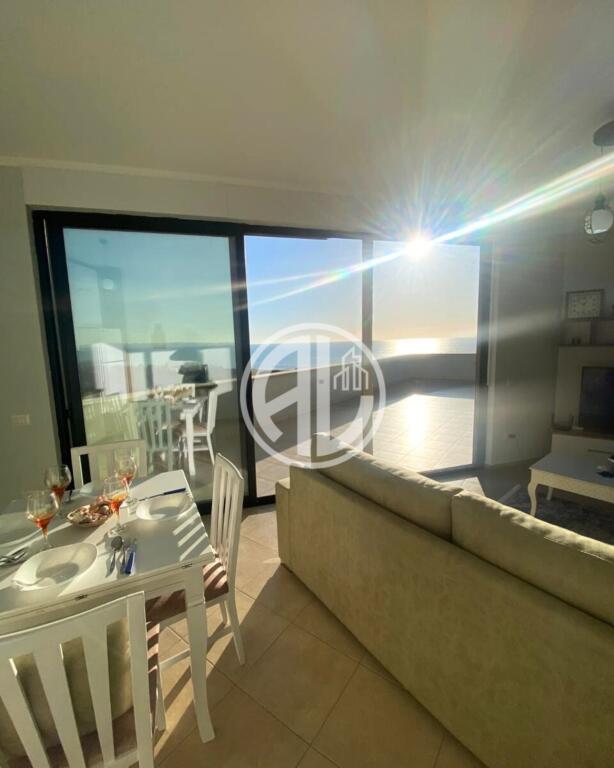 Apartament me Qira