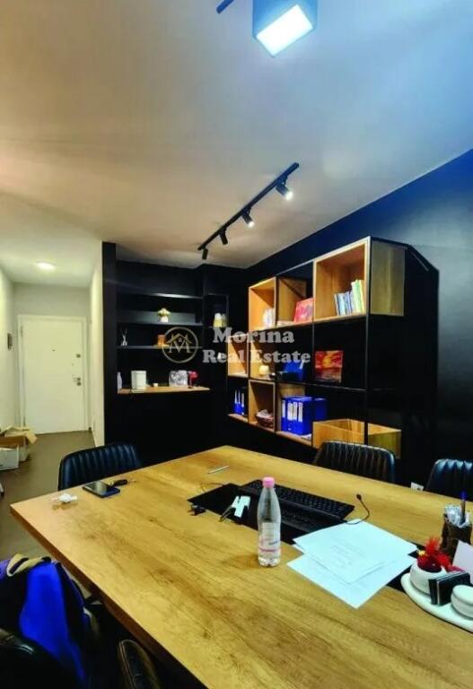 Affitto, Locale Commerciale, al Lago Artificiale, 850 Euro/Mese