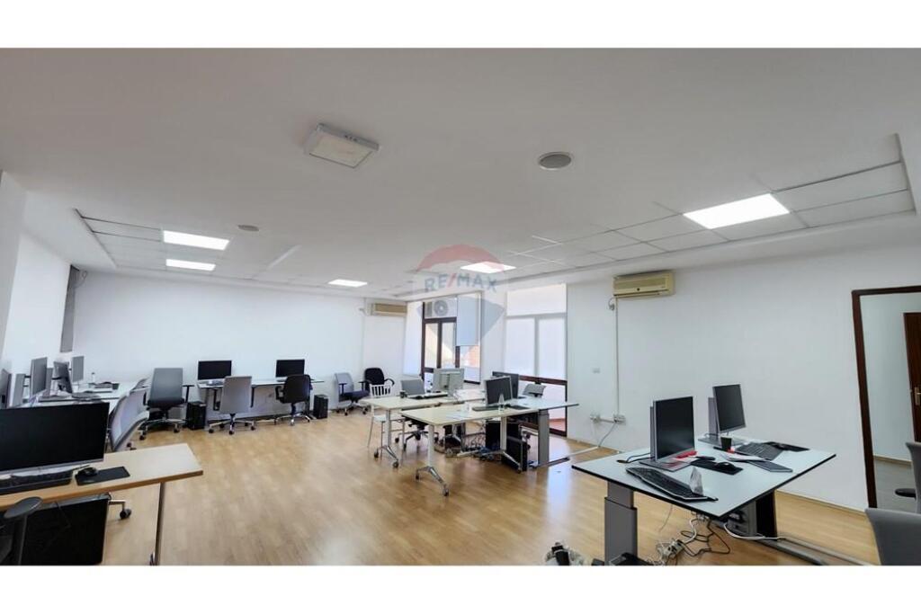 Office for rent in Bllok