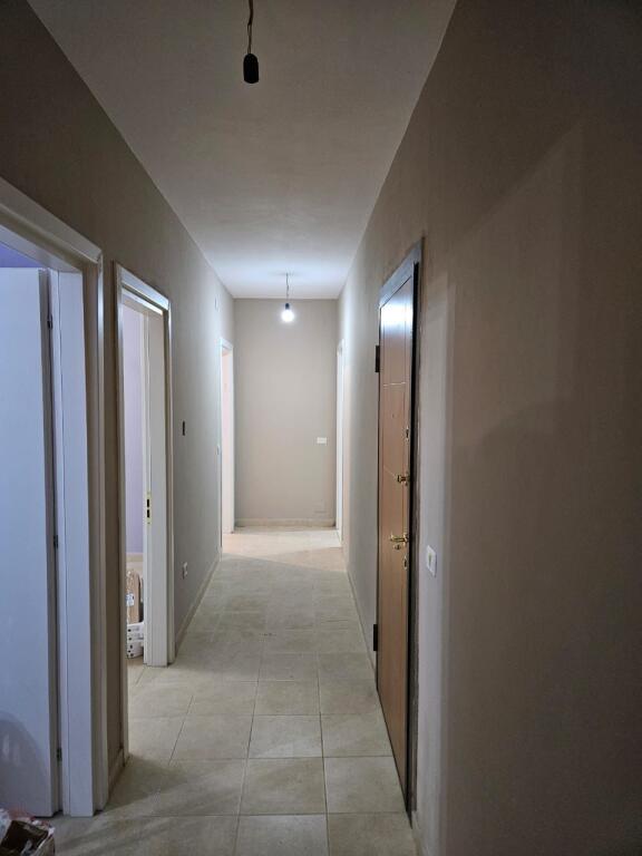 Apartament 3+1+2 me qera ne Astir /Kompleksi fratari (55,000 All)