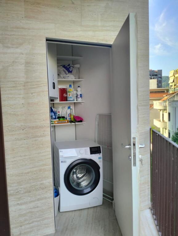 Appartamento 2 + 1 + 2 Bagni + 2 Balconi + Posto Auto! Vicino al Parco Olimpico, vicino alla strada dei Kosovari.