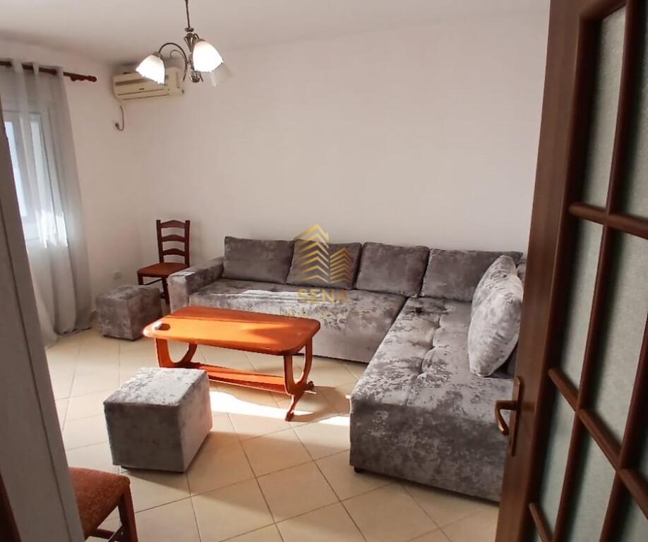 Qira, Apartament 1+1+blk, Rruga e Dibres -prane Shkolles se Bashkuar, 45,000 Lek/muaj