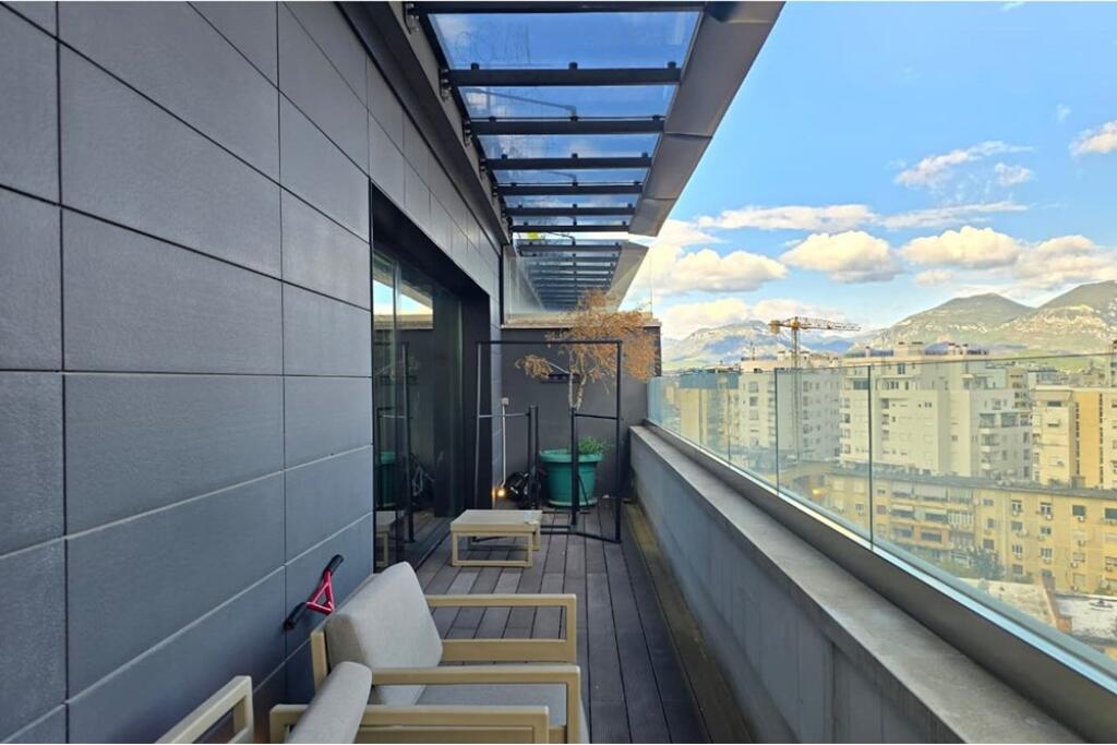 WE SELL APARTMENT IN THE CENTER