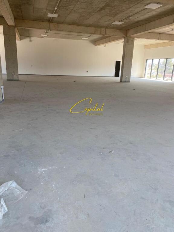 BUSINESS PREMISES FOR RENT 950 M2 PEZE HELMES 2000 EURO