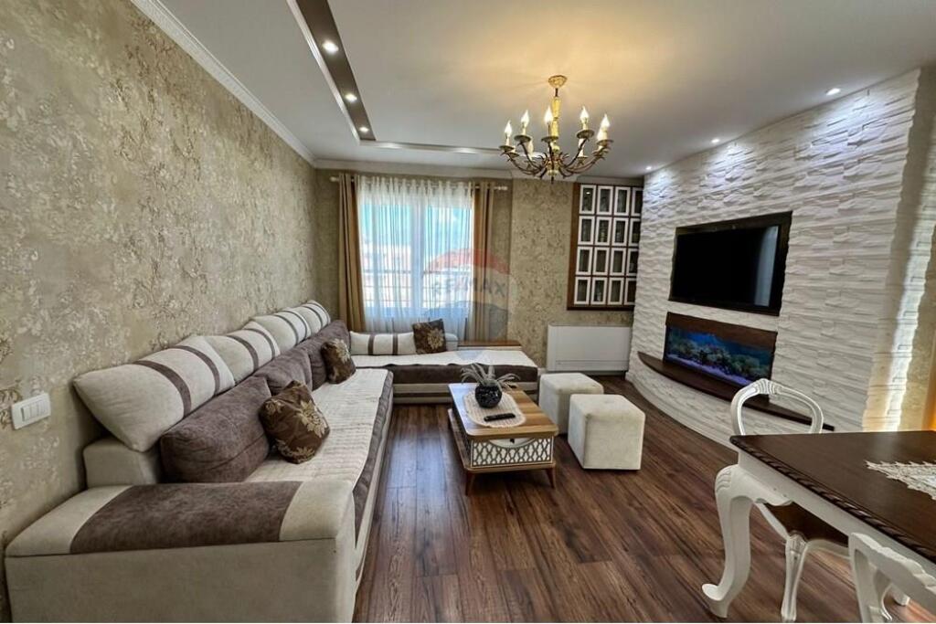 Shitet Apartament 2+1+2+PP, Unaze e Re, Tirane