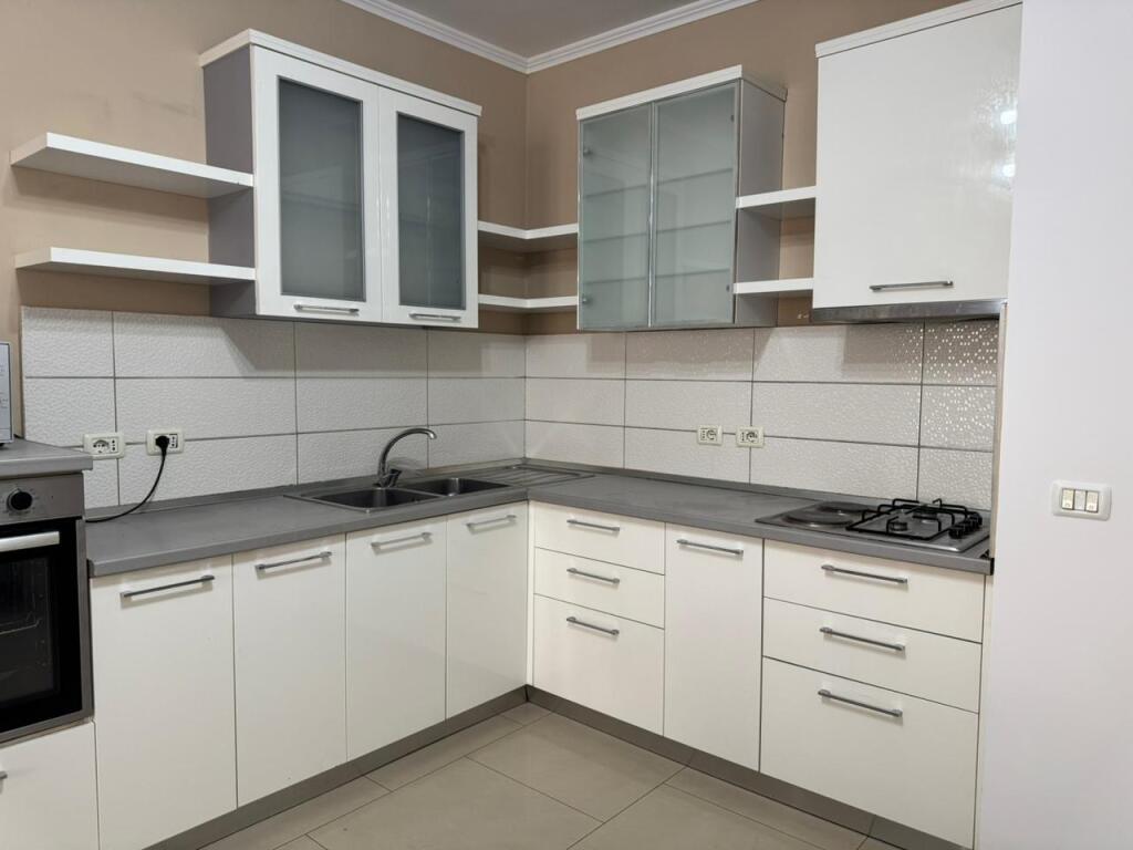 AFFITTASI 2+1+2 YZBERISHT 45.000 LEKE