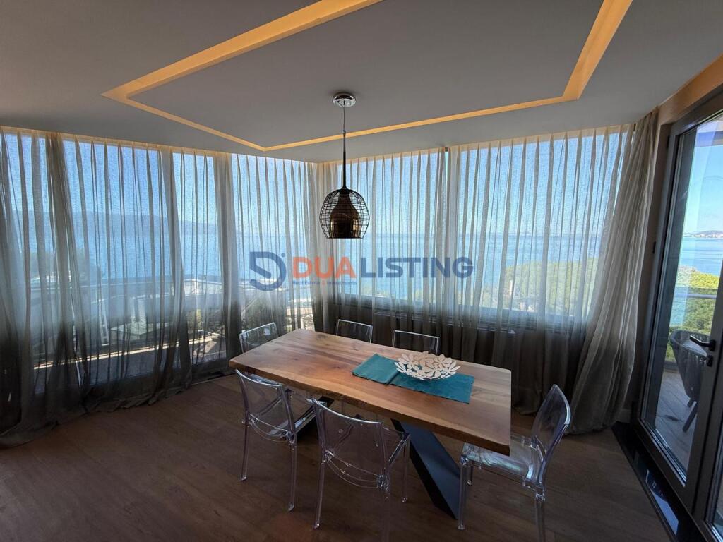 Shitet Apartament 2+1 me Verande dhe Pamje nga Deti tek Marina Bay , Vlore