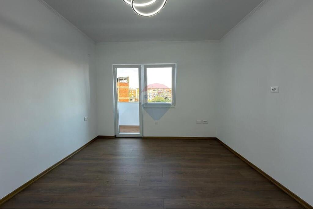 2+1 apartment for sale in the Xhamllik area!