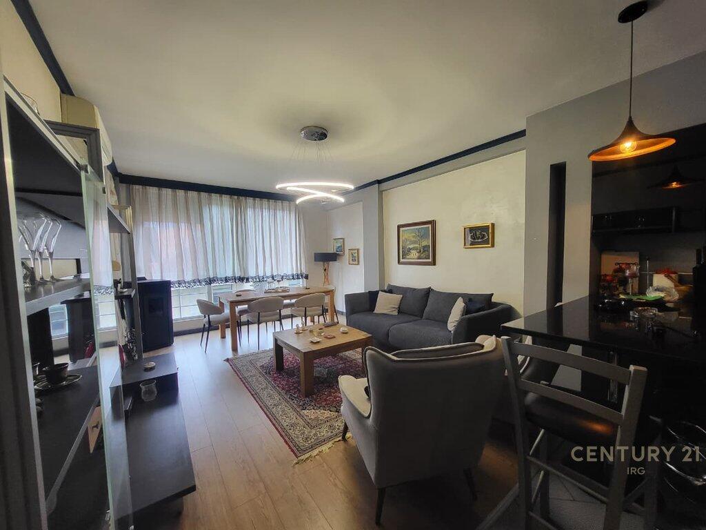 Apartment 2+1+2 in the heart of Tirana! 📍 Tabakëve Bridge – Toptani Center 285,000 € Total Area  100m2
