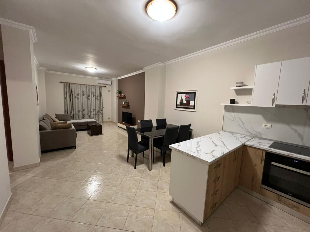 Apartament Per Qera Prane Qendres