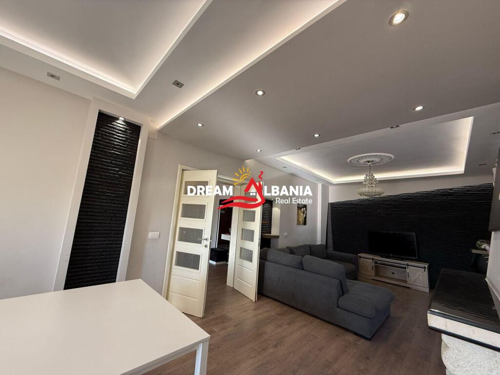 Godine Biznesi 4 kateshe me qera per hotel prane Spitalit Amerikan 2 (ID 4251380)