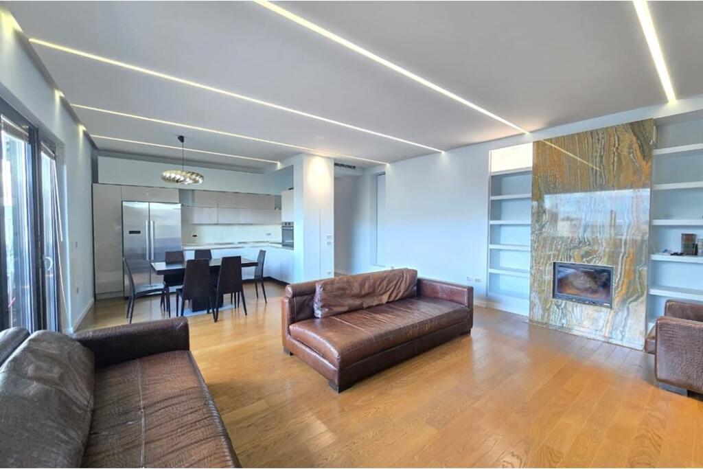 WE SELL APARTMENT IN THE CENTER