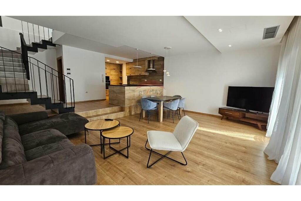 Jepet vile me qira prane Teg-ut.