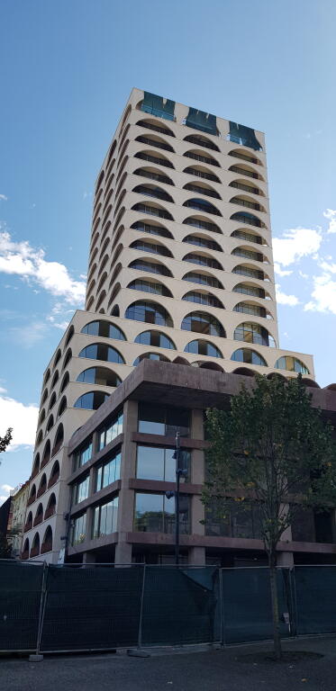 AMBIENT KOMERCIAL NE SHITJE, "BOOK BUILDING_POLI FUNKSIONALE", SHESHI SKERNDERBEJ!