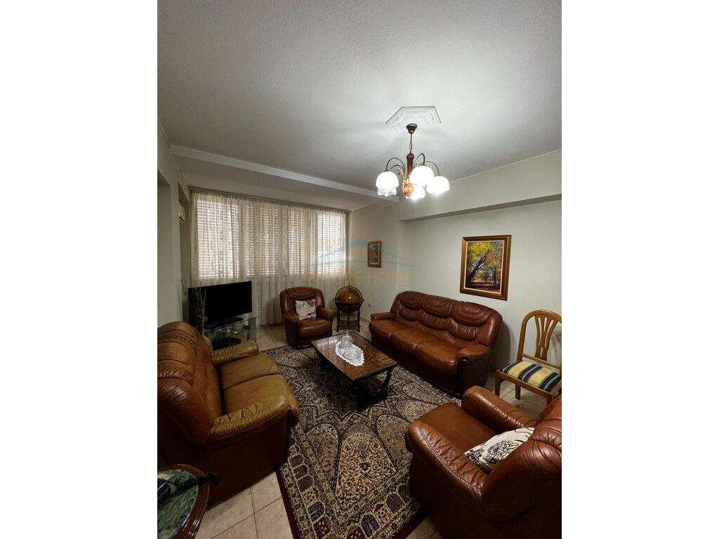 Qira, Apartament 2+1, Sheshi Wilson, Tiranë