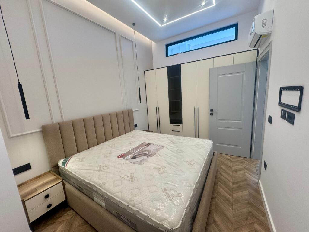 Apartament me qira në Kodra e Diellit – 1+1, investim i ri dhe i pabanuar më parë.