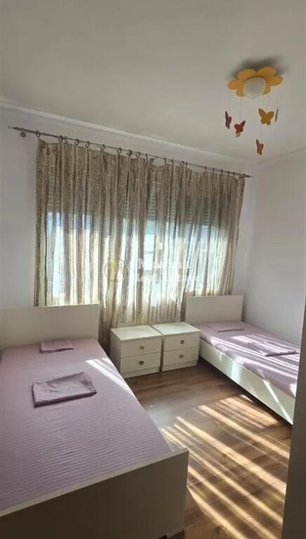 Qera, Apartament 3+1 , 21 Dhjetori , 700 euro/muaj