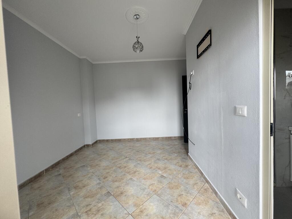 APARTAMENT 3+1+2, PER SHITJE - DURRES, PLAZH, RROTA E KUQE.
